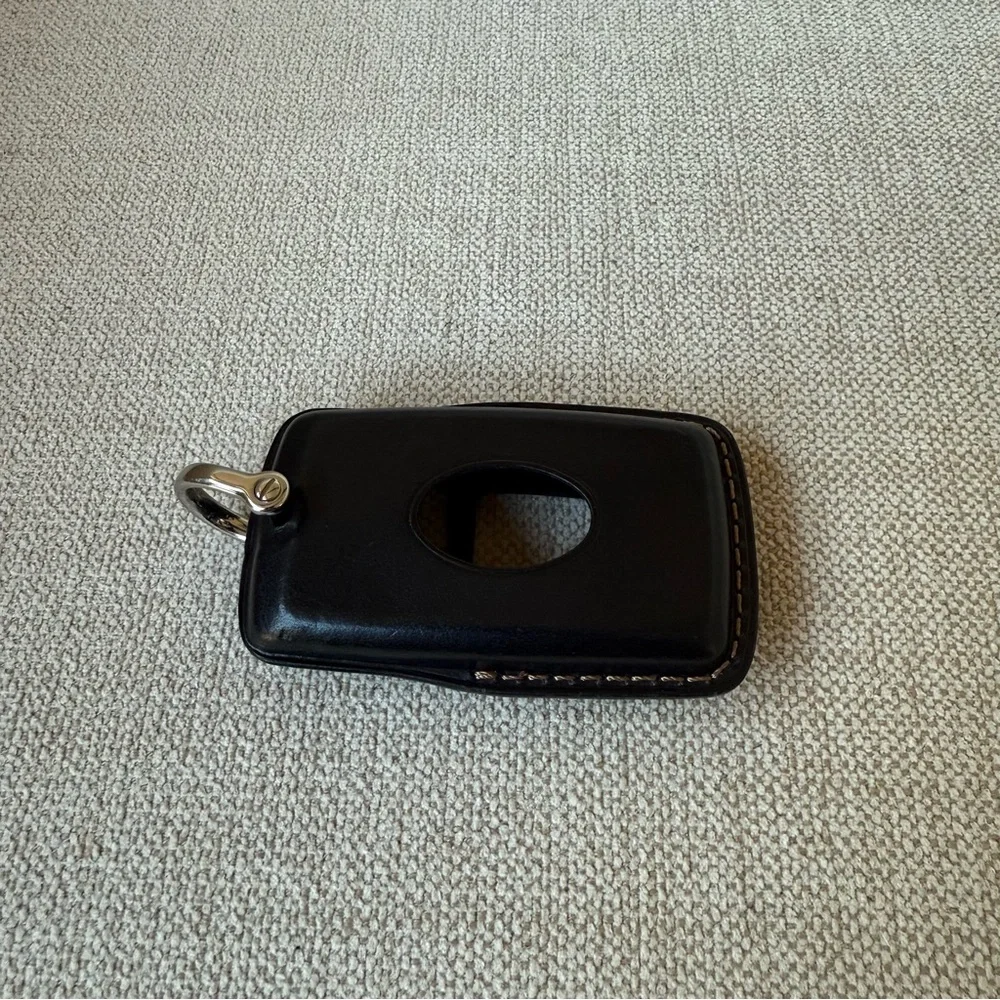 Land Rover Range Rover Leather Key Cover - Picture 2 of 2